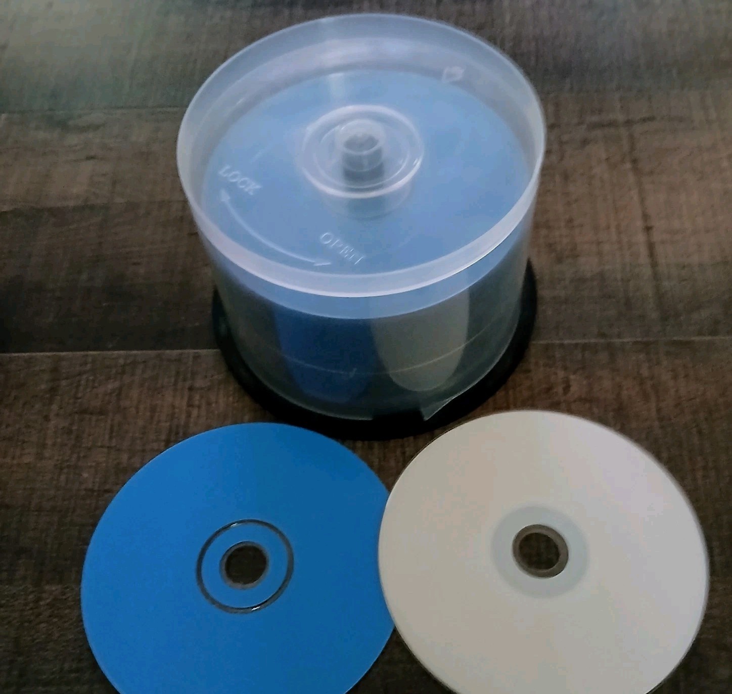 45 CD-RW. / 35 Blue K Hypermedia CD-RW 650 MB 74Min . 10 White Memorex 80 Min