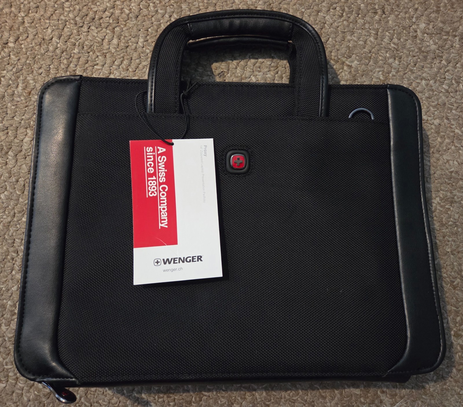 Wenger Proxy 14 inch Zippered Laptop Presentation Padfolio NWT
