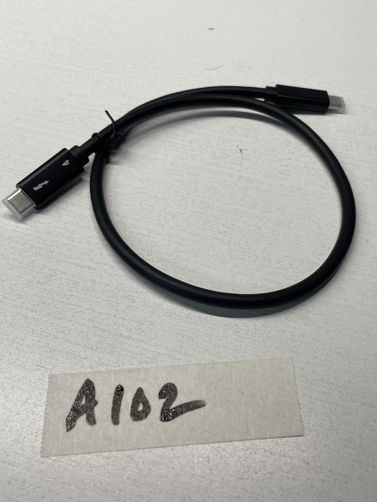 Thunderbolt 4 Cable USB-C 40Gbps 100W Charging Data Cable