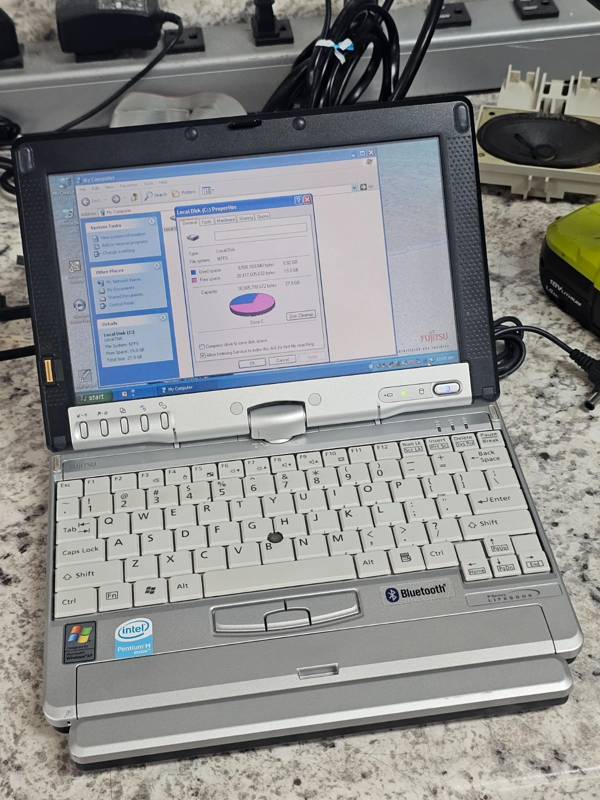 Vintage Fujitsu LifeBook P1510D Windows XP Convertible Laptop/Tablet PC Works