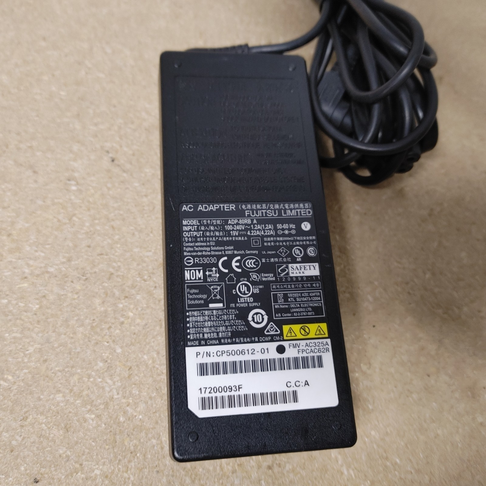 Genuine Fujitsu 80W AC Adapter ADP-80NB A 19V 4.22A Power Supply Charger.