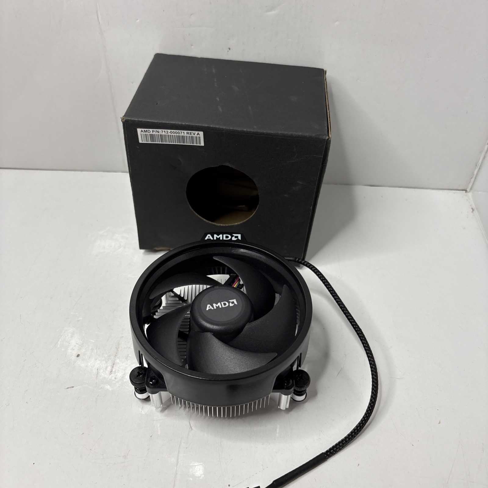 AMD Wraith Spire AM4 CPU Cooler – 4-Pin, Aluminum Heatsink, 3.81″ Fan