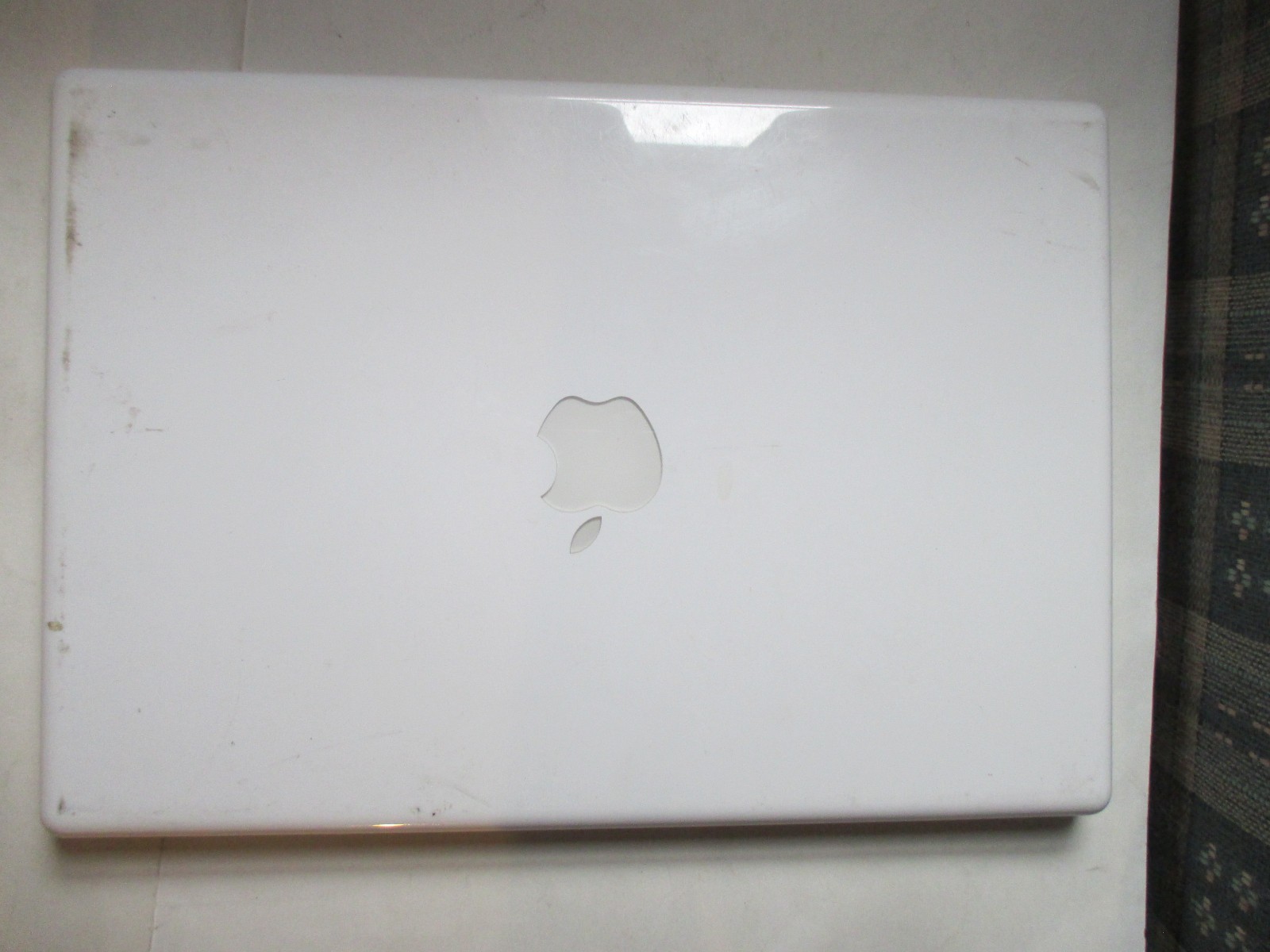 Apple MacBook