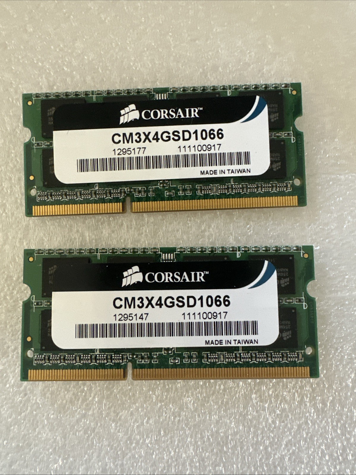 Corsair 8GB Kit (2x4GB) DDR3 1066MHz PC3-8500 Laptop RAM SO-DIMM CM3X4GSD1066