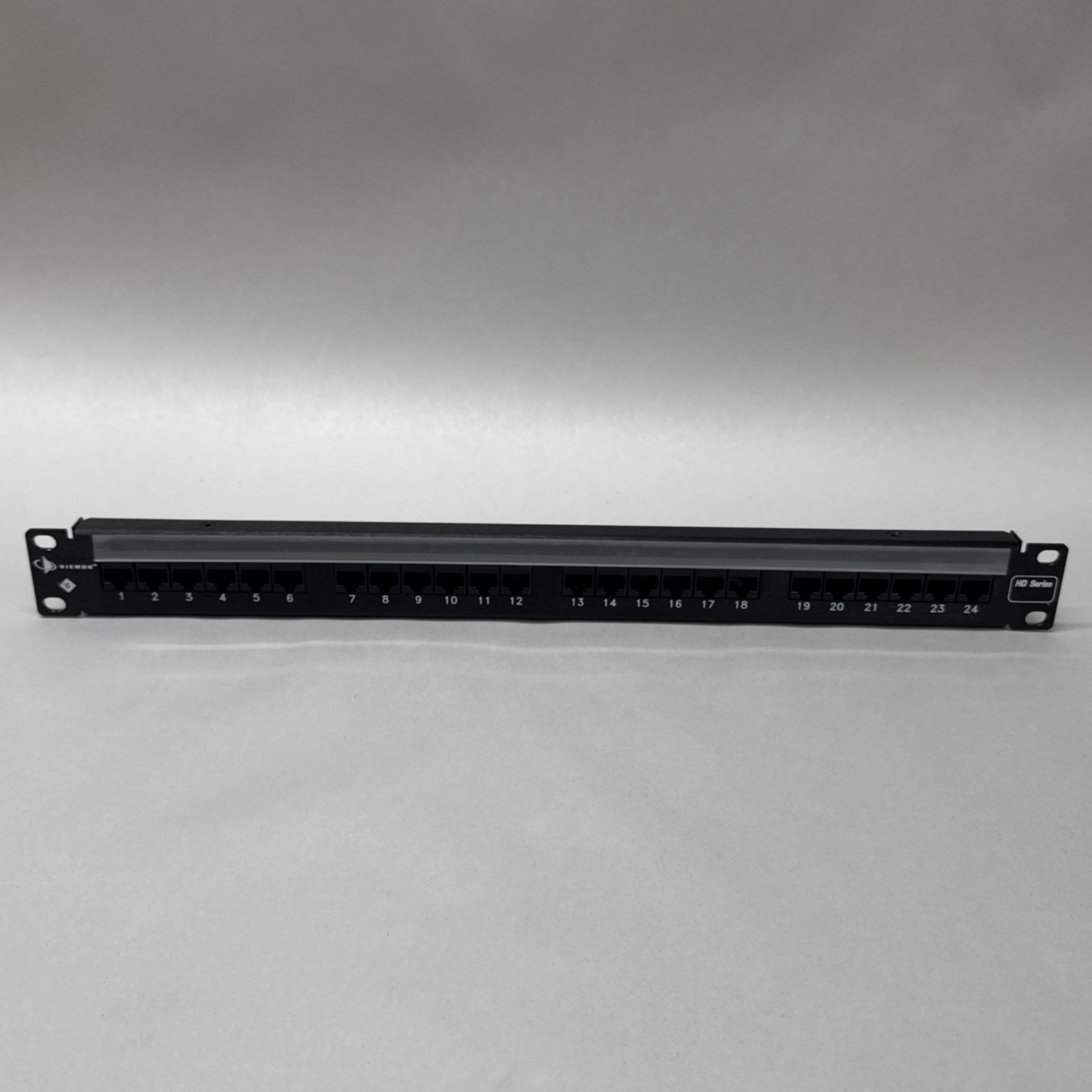Siemon HD6‑24 Cat‑6 Patch Panel 24‑Port Flat • 250 MHz Performance • 1U Rack