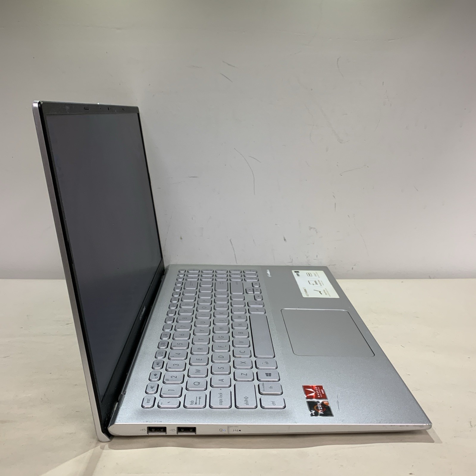 Asus Vivobook 15 X512D 15.6″ AMD Ryzen 5 3500U 8GB RAM 256GB SSD Win11 Home