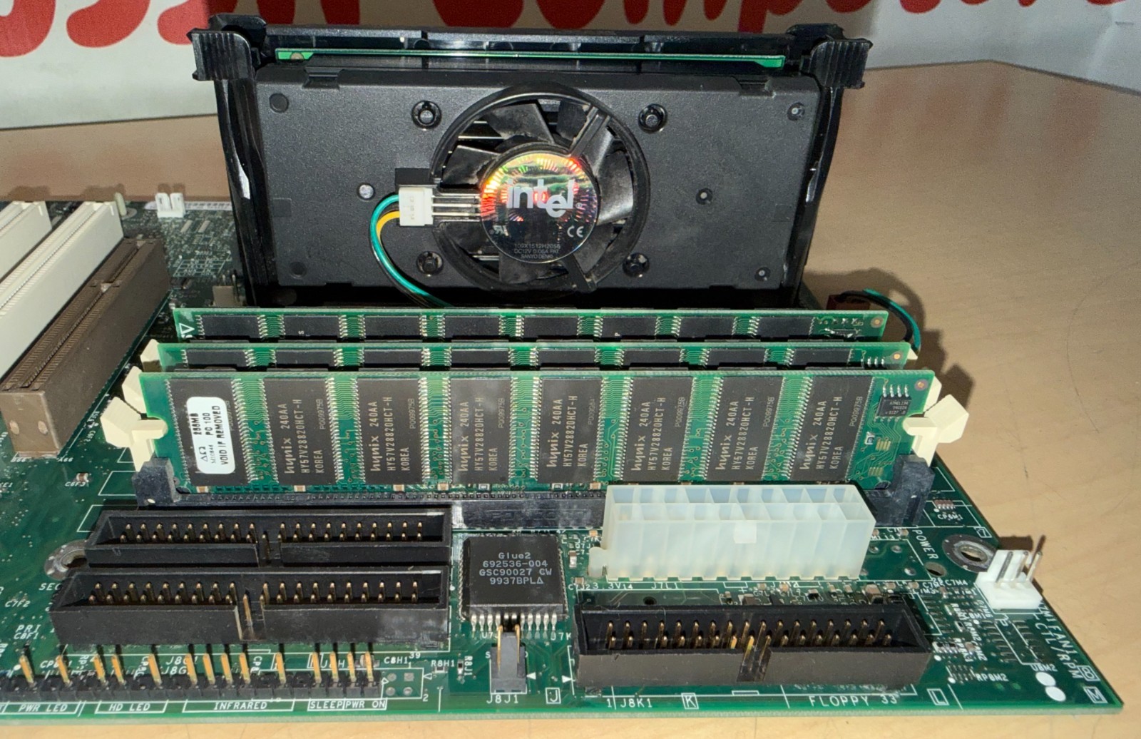 Intel E139761 ATX SE440BX-2 (Seattle 2) Intel Pentium III @ 500MHz 640Mb RAM KL