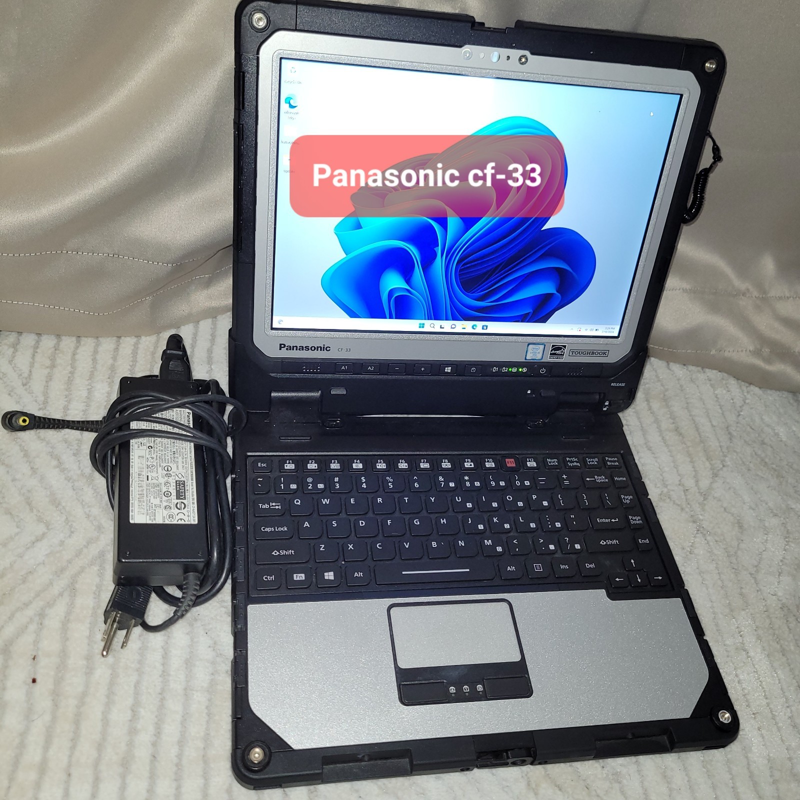 Panasonic ToughBook CF-33 i5-7300U 2.6Ghz 512GB SSD 16GB LTE Win 11 Pro/Win 10