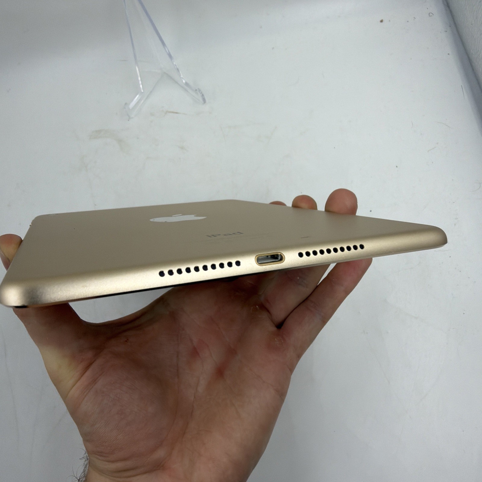 Apple iPad Mini 4th Gen A1538 32GB iOS 14.6 (WiFi Only) Gold White