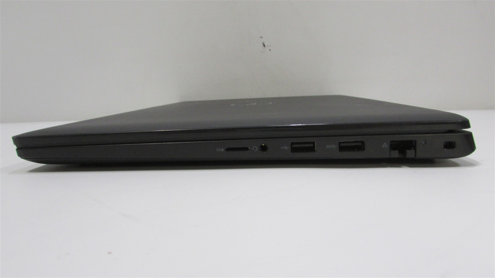 Dell Latitude 3520 i5-1145G7 2.6GHz 16GB RAM 256GB NVME 15.6″ W11P DMG/SPOTS/CAM