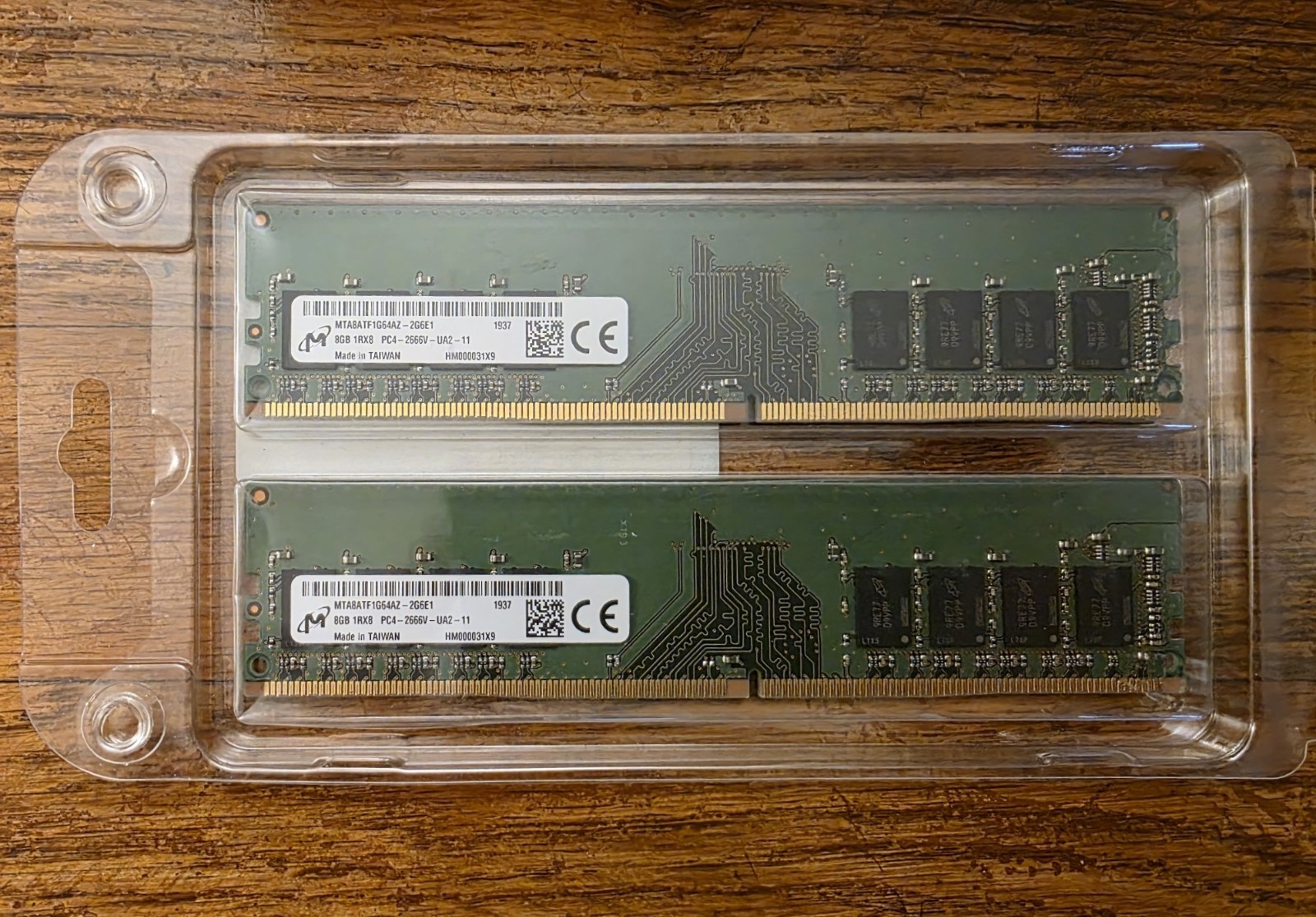 Micron 16GB (2x8GB) MTA8ATF1G64AZ-2G6E1, PC4-2666V-U DDR4-21300 – Matched Pair