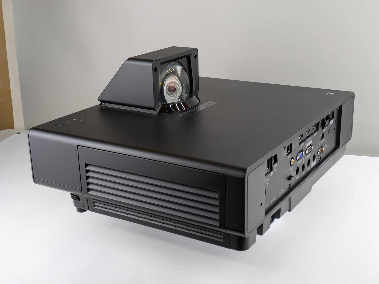 Epson PowerLite 805F 3LCD WXGA Ultra Short Throw Projector – 5,000 Lumens