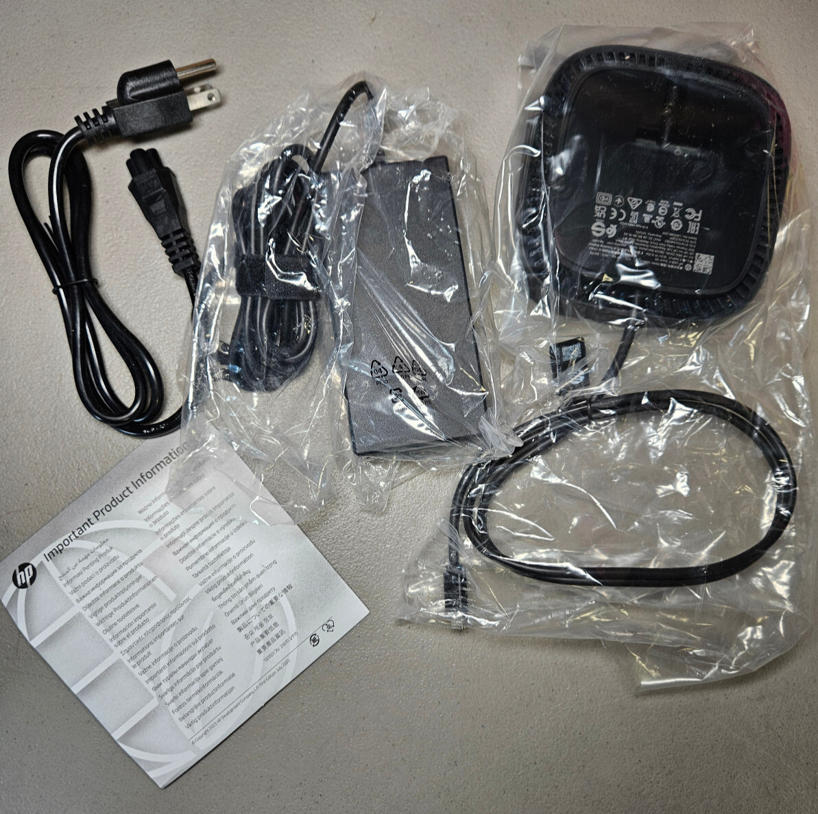 HP USB-C G5 Dock With Charger Universal Docking Station- New in Open Box!