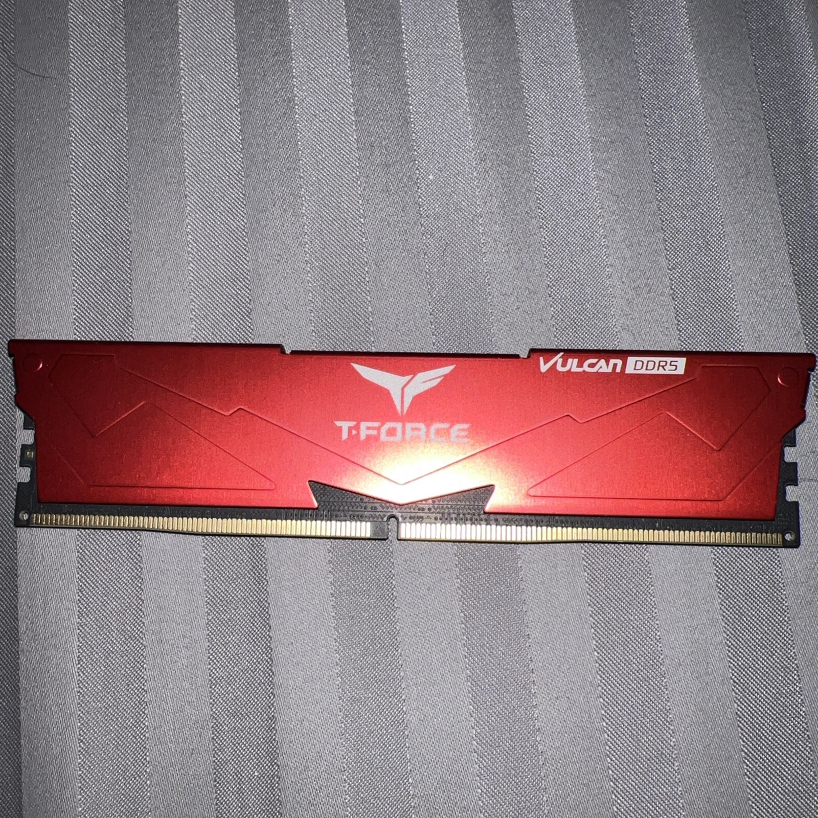 TEAMGROUP T-Force VULCAN DDR5 6000mhz DESKTOP RAM RED 16gb