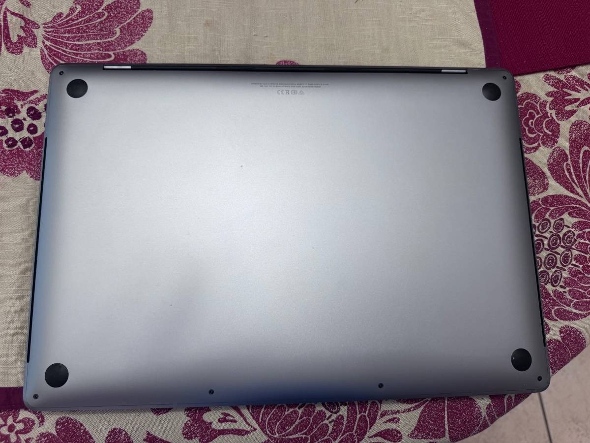 Apple MacBook Pro 2019 i9-9980H 16GB 1TB SSD Radeon Pro 5500M MVVM2LL/A A2141