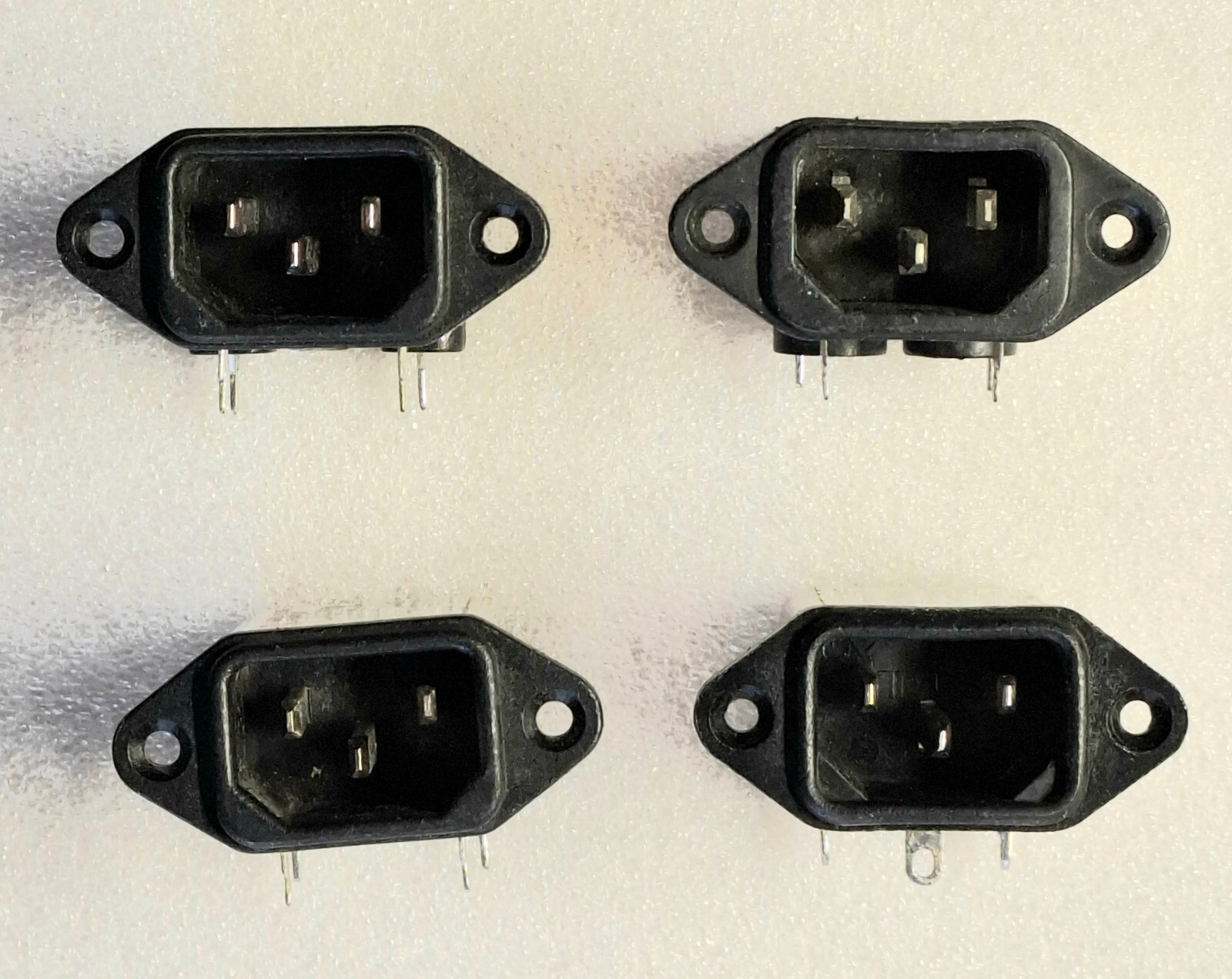 4pcs. Noise Filter for PC TV power unit Monitor Power conn 125/250VAC 3A 50/60Hz