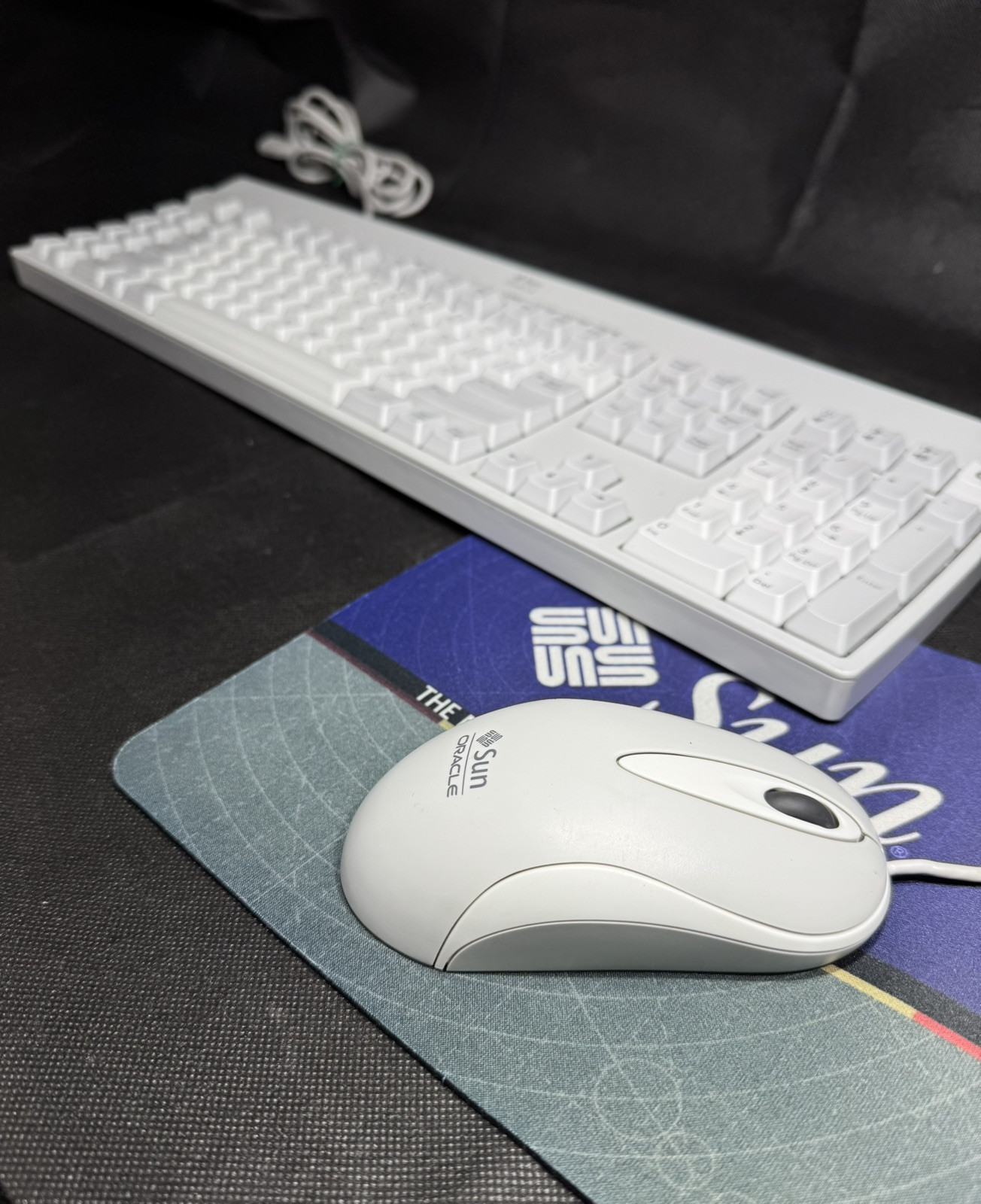 Sun Oracle 320-1367 Type-7 UNIX Keyboard, 371-0788 Type-7 USB Mouse w/Mouse Pad