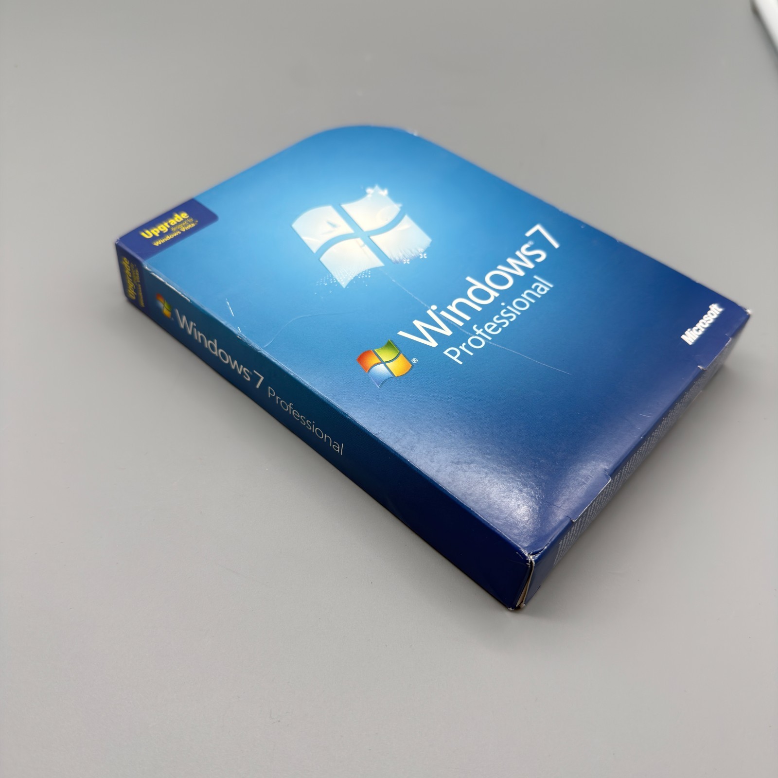 Microsoft Windows 7 Pro 32 / 64 Bit Install Disc Retail Box W/ Serial Number