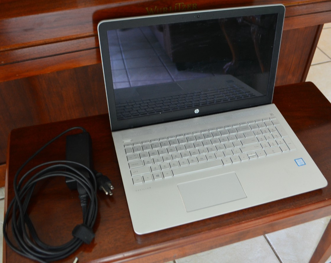 HP Pavilion 15-cc1xx Laptop 12Gb ram, 1TB, Intel Core i5 8250U with HP charger