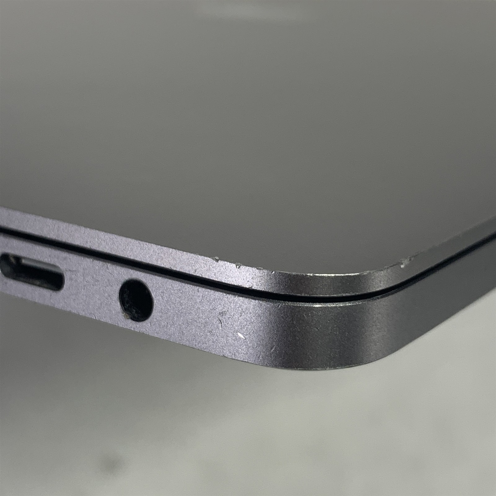 Apple MacBook Pro A2141 (2019) 16″ Laptop Core i9-9980HK 2.3GHz 16GB – 500GB SSD
