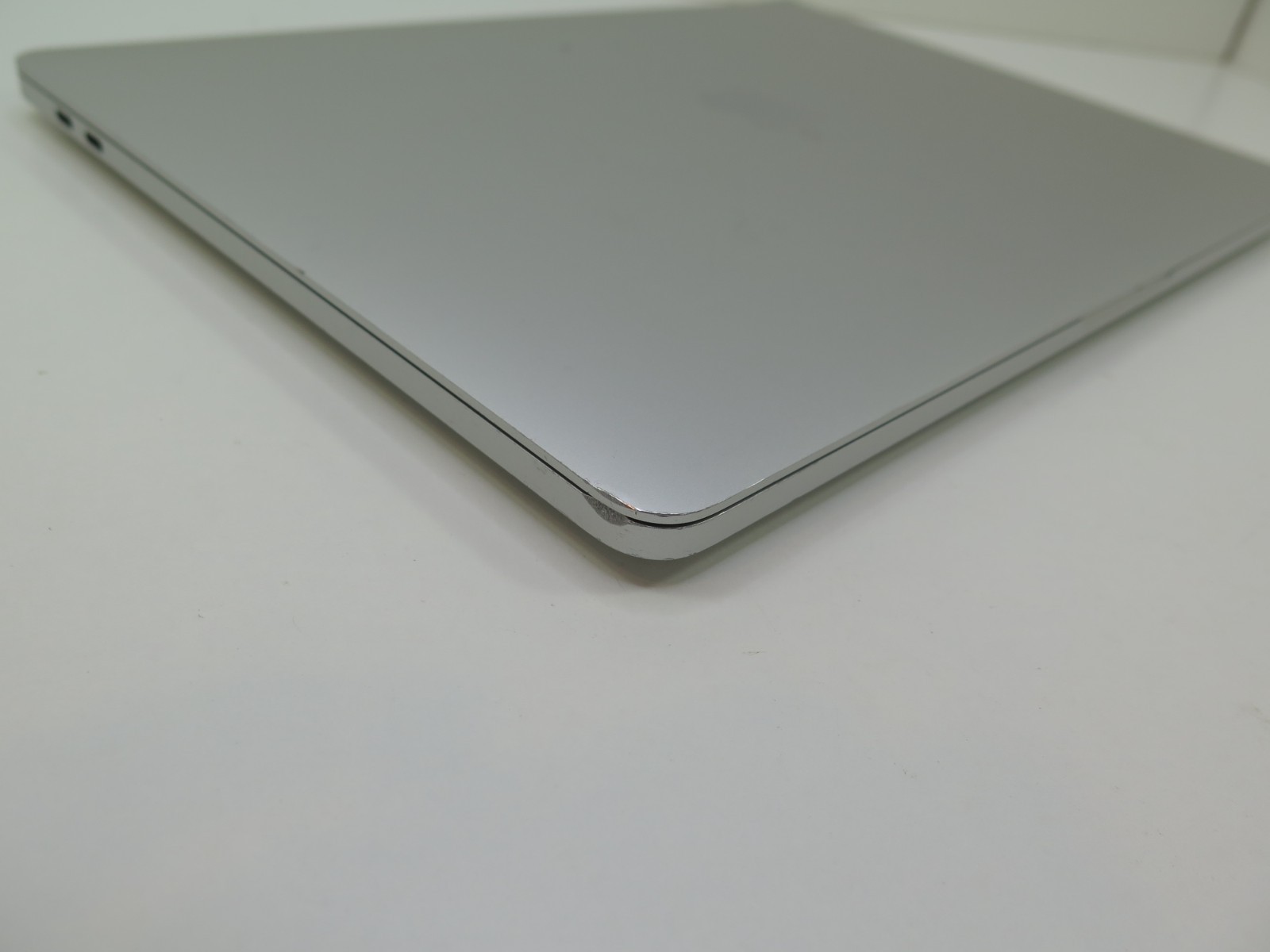 APPLE MACBOOK PRO 2020 13″ SILVER 8-CORE M1 16GB 512GB +BATTERY COUNT @ ONLY 262