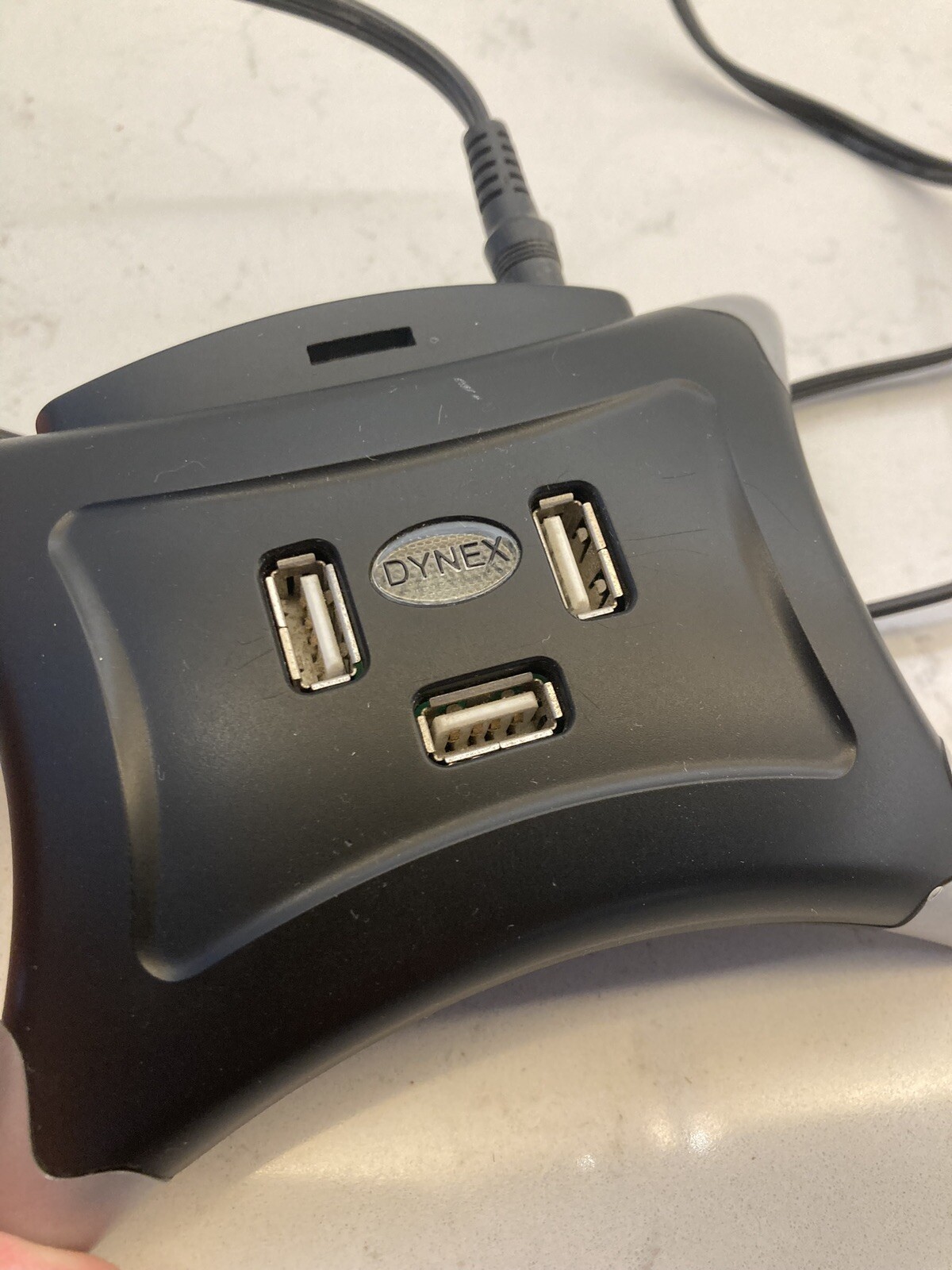 Dynex DX-7P2H 7PORT USB 2.0 -7 Port Hub: Works With PS3/PS2/Xbox360