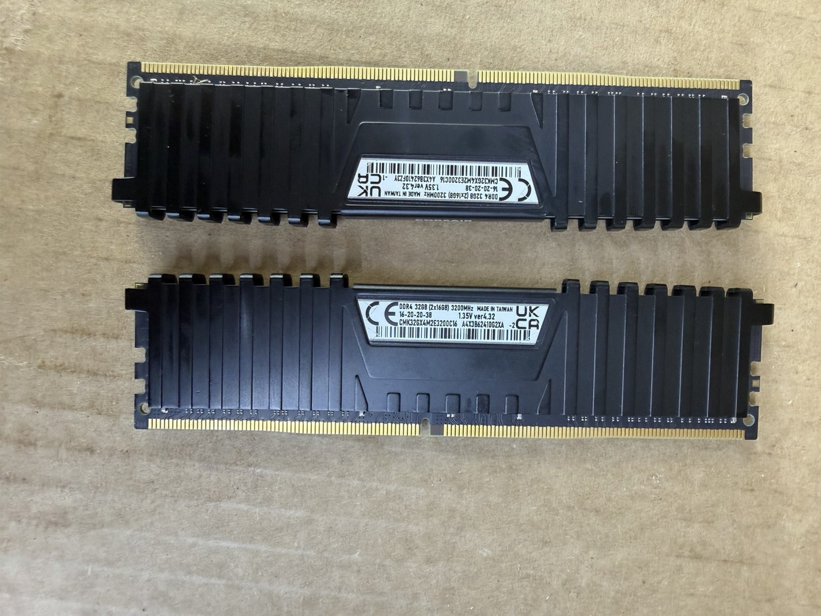 Corsair Vengeance LPX 32GB (2x16GB) DDR4-3200 DIMM Non-ECC CMK32GX4M2E3200C16