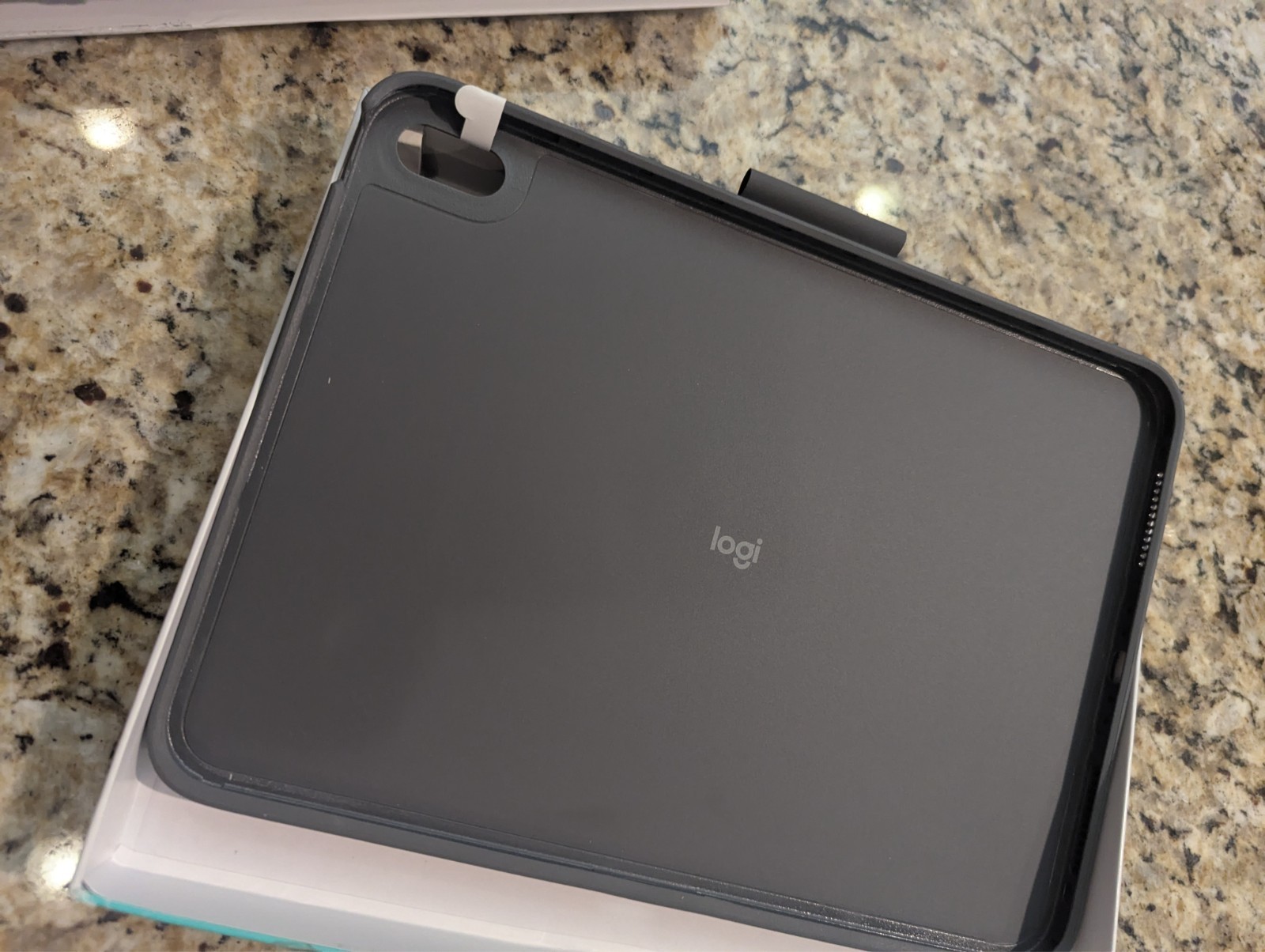 Logitech Combo Touch Case and Keyboard for iPad 10th Gen A16 Oxford Gray