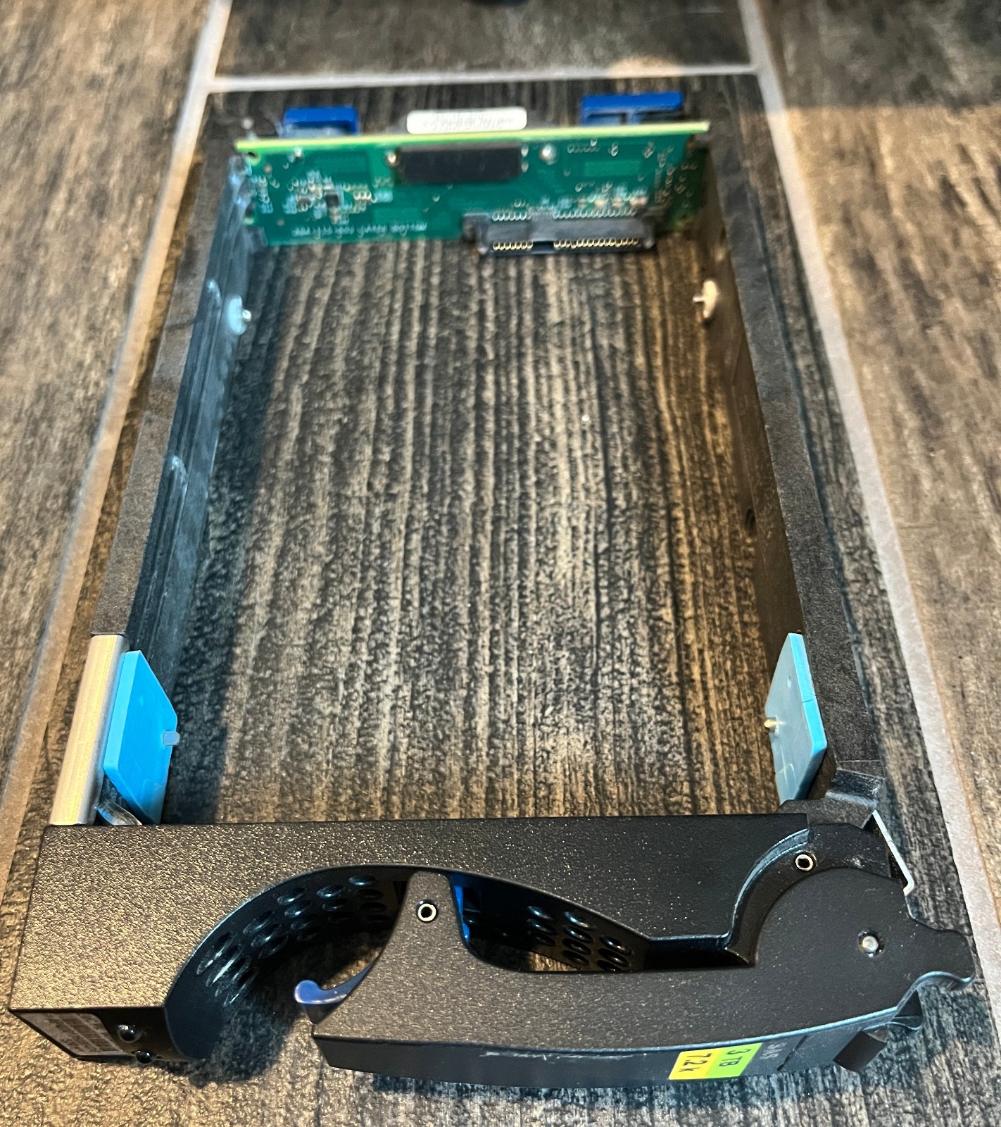 Lot of 15 EMC VNX 3.5″ SAS SATA HDD Tray Caddy with Interposer 303-115-003D