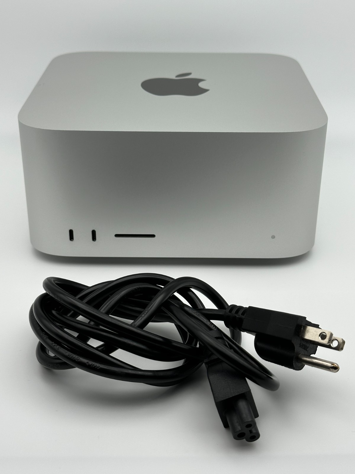 2022 Apple Mac Studio M1 Max Chip 32GB 512GB SSD 24-Core GPU Silver MJMV3LL/A
