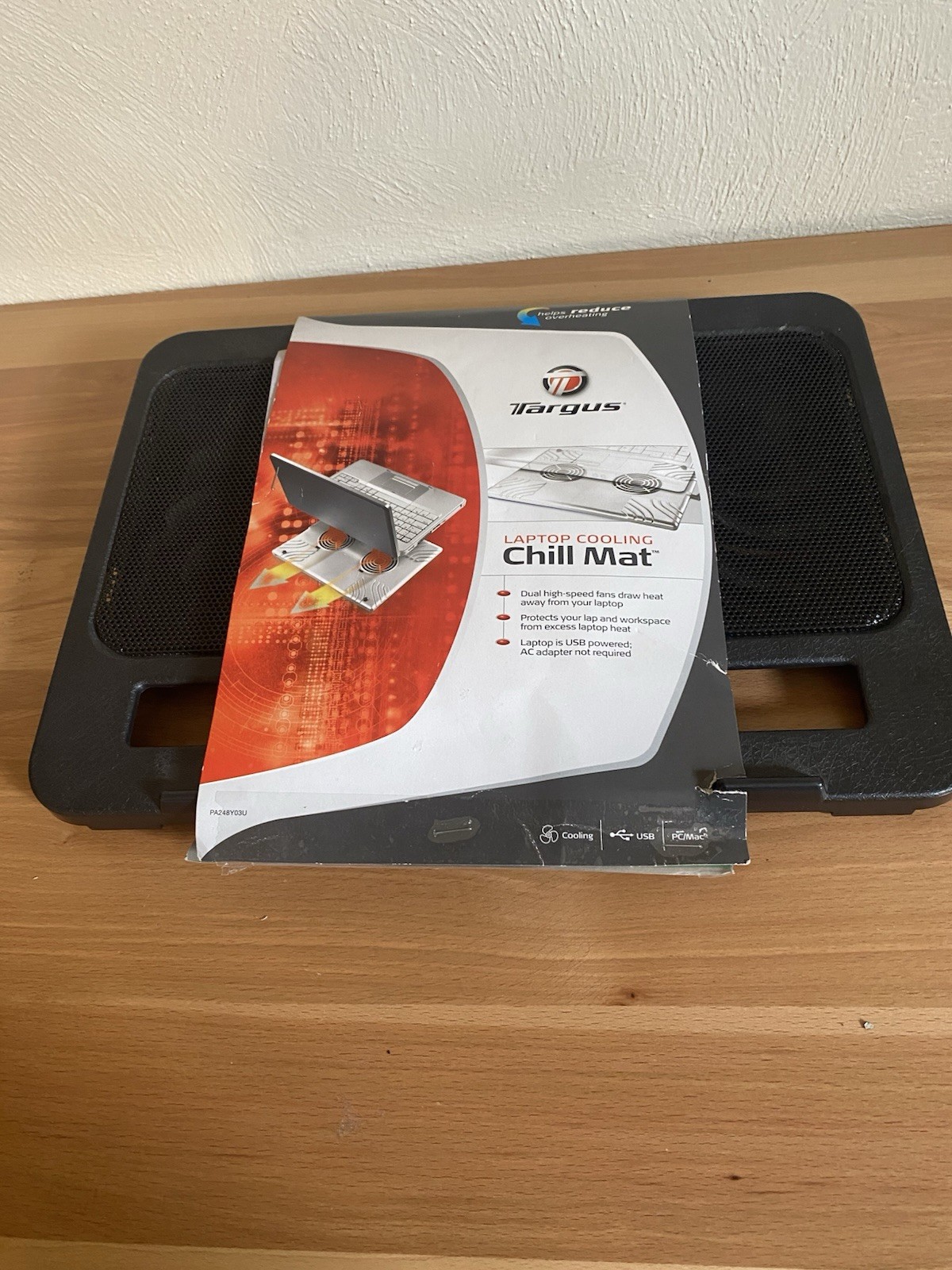 Targus 12.65 X 10.25 “Dual fan chill lap mat-Laptop cooling pad