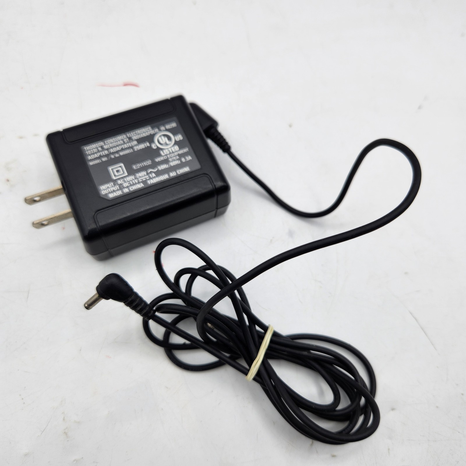 Thomson Consumer Electronics AC Adapter DC11V 1A Power Supply Charger Model