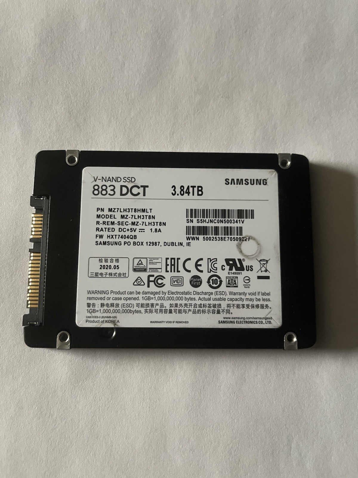 Samsung MZ-7LH3T8N 883 DCT 3.84TB SATA 6Gbps V-NAND 2.5” SSD MZ7LH3T8HMLT