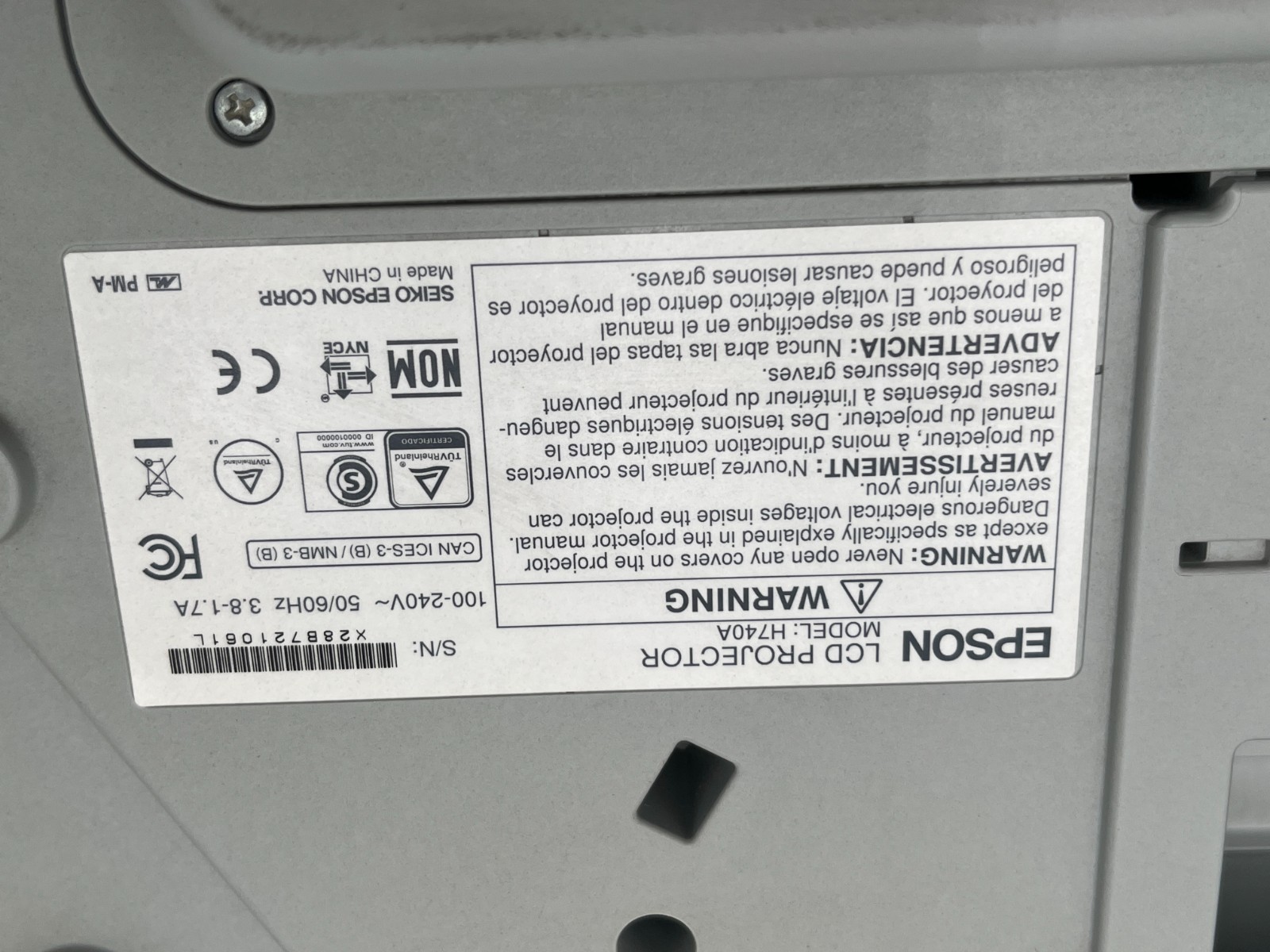 Epson BrightLink 695Wi Short-Throw 3LCD 3500 Lumens HDMI W/ Remote 260 HOURS