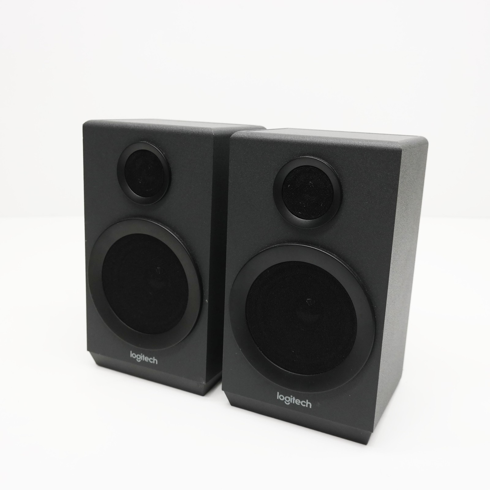 Logitech Z333 80W Multimedia Subwoofer and Speakers – Black