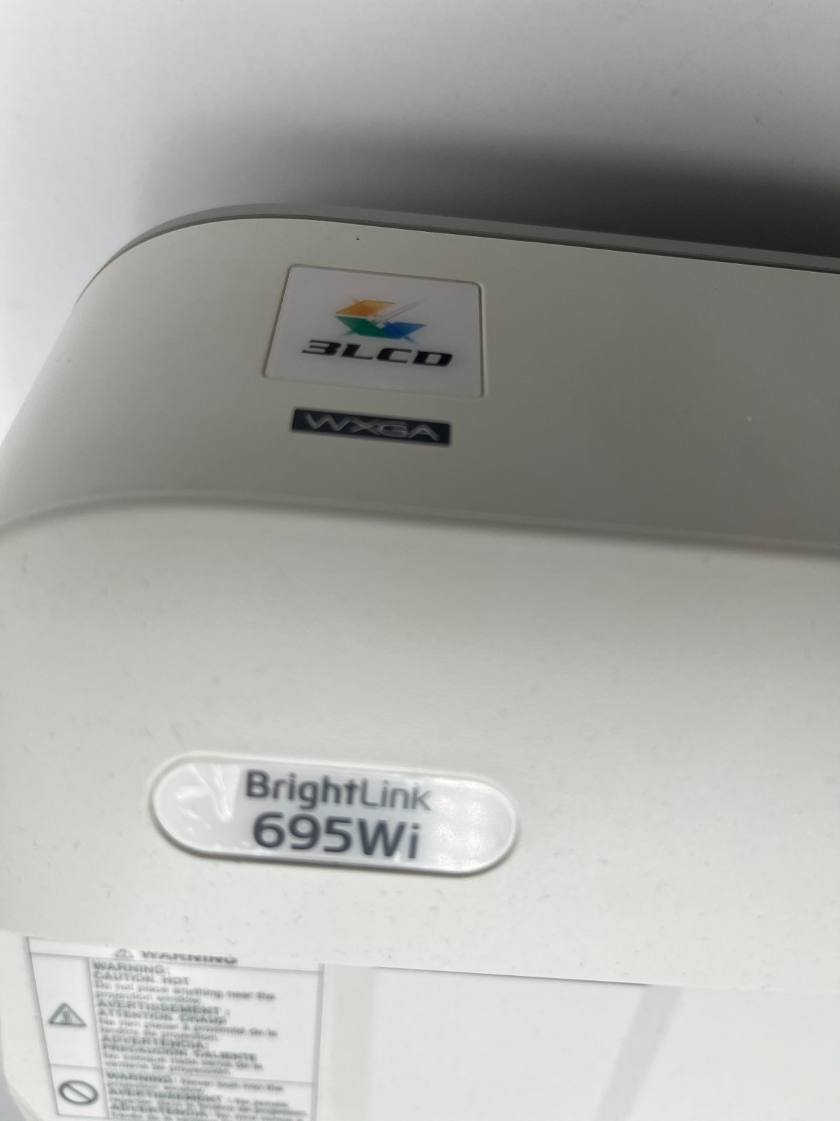 Epson BrightLink 695Wi Short-Throw 3LCD 3500 Lumens HDMI W/ Remote 260 HOURS