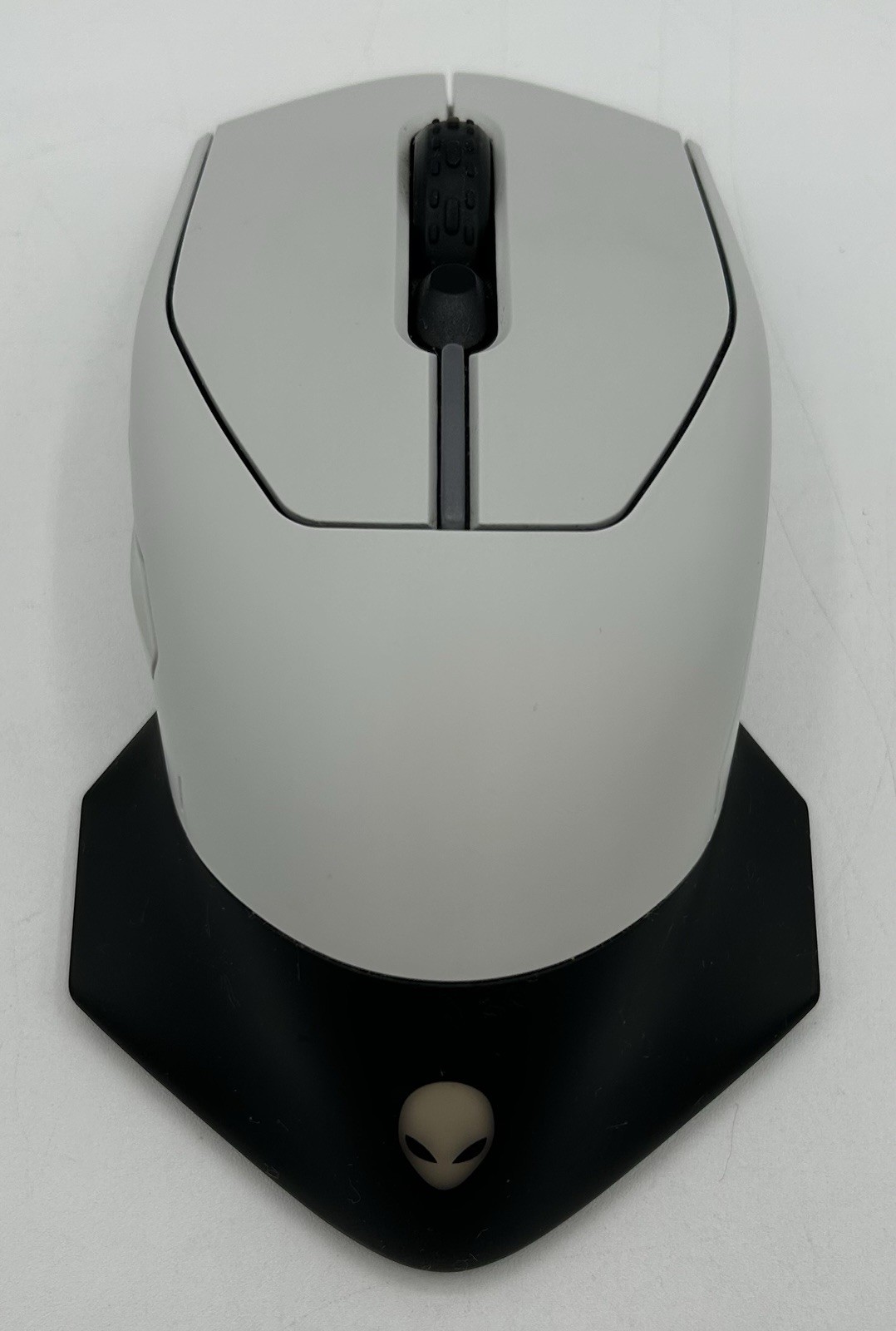 Alienware AW610M Wired/Wireless Gaming Mouse – Lunar Light – Used