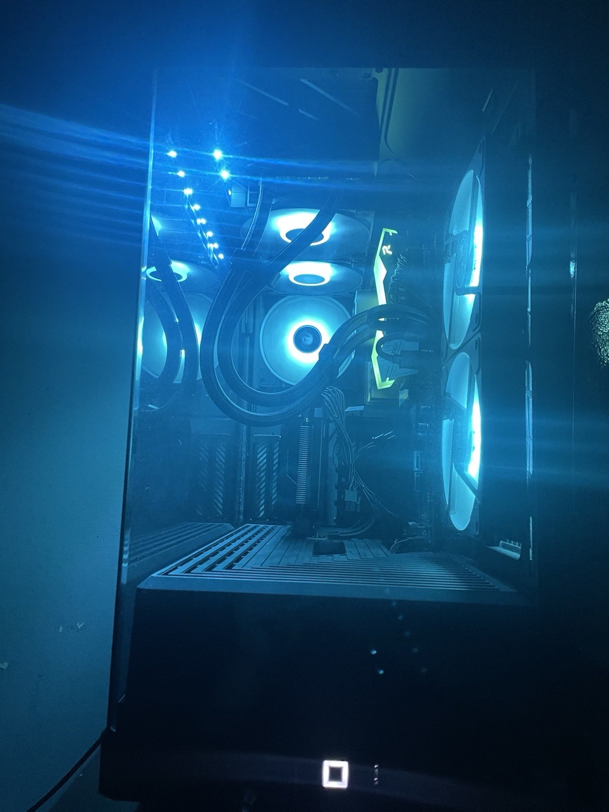 Black Prebuilt Pc: 13th Gen Intel(R) Core(TM) i7-13700F 32GB RTX 4060 Ti NVIDIA