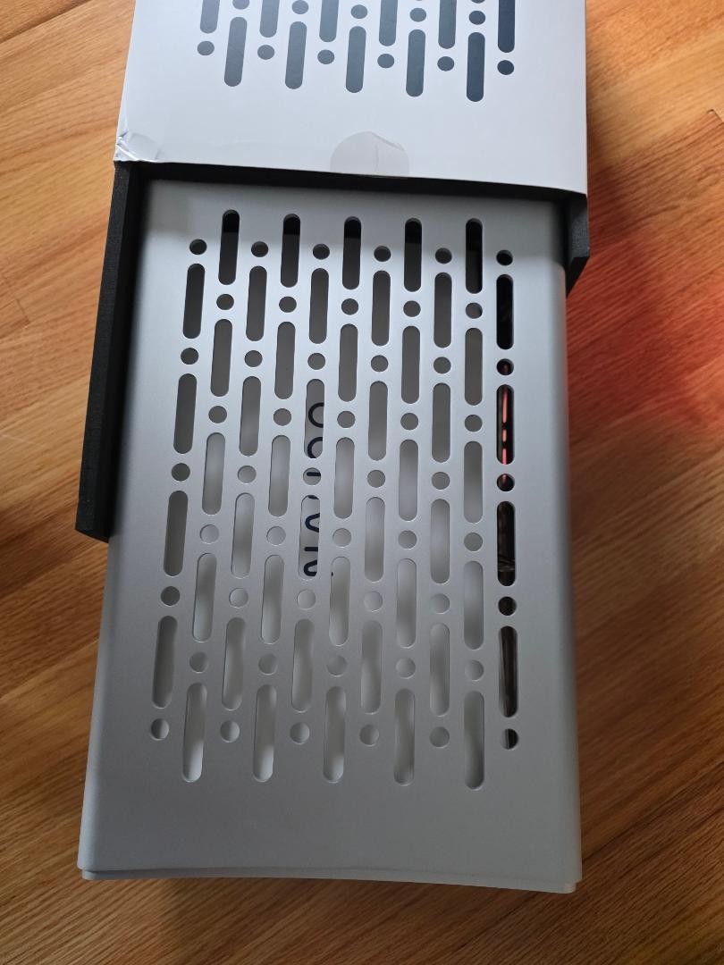 Used Thor Zone NANOQ S SFF Mini-ITX Case – Silver — SOLD AS IS — missing part