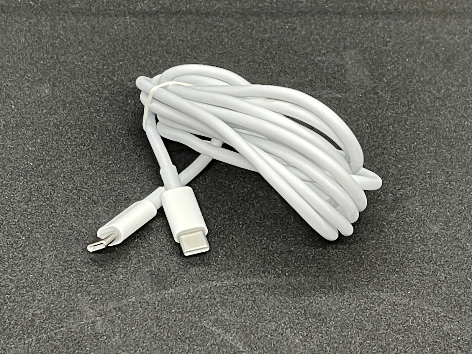 100% Genuin Apple USB-C to USB-C Cable MacBook Pro Air Charger 2m/6ft MLL82AM/A
