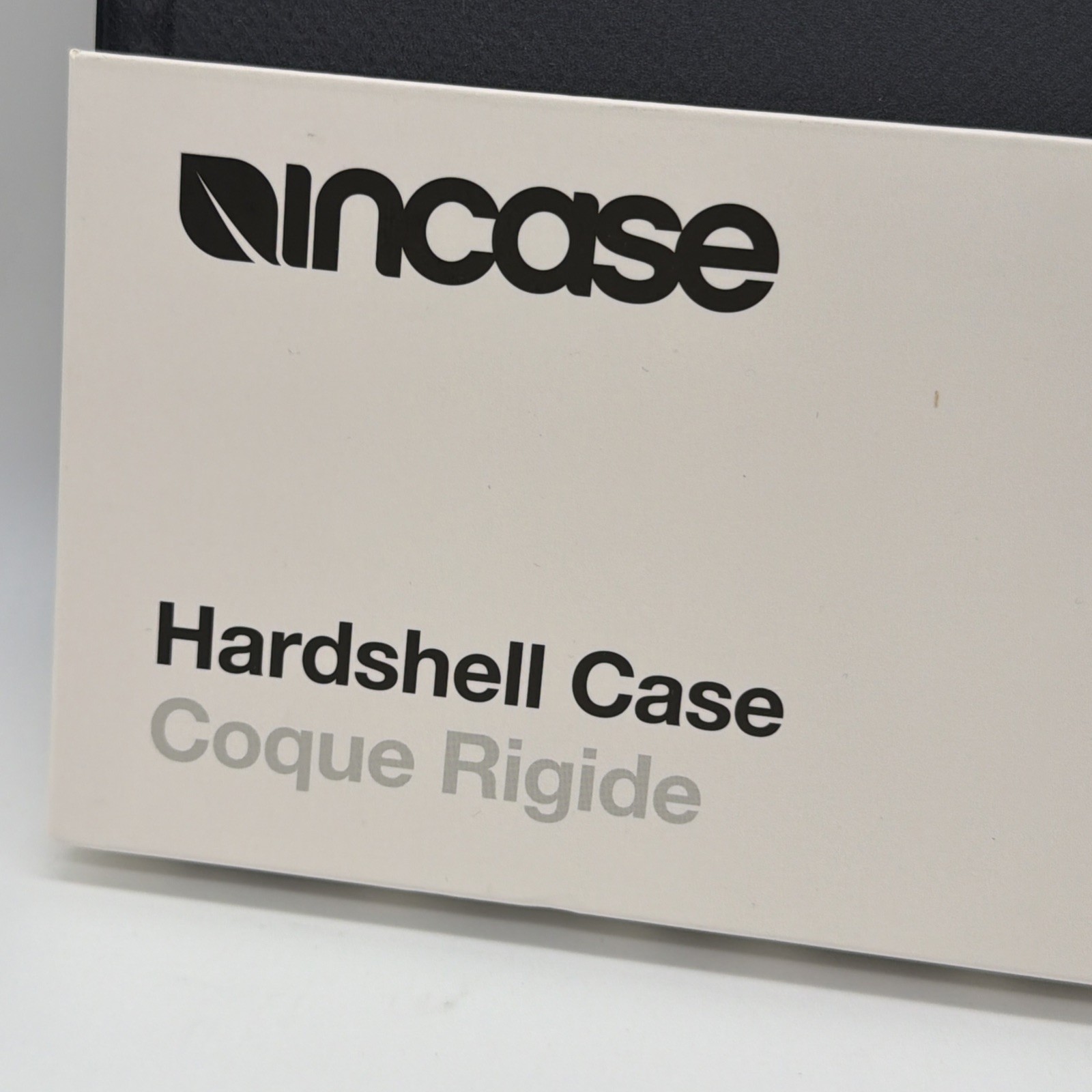 Incase Hardshell Dots 13″ MacBook Pro Case – Black | New INMB200629-BLK