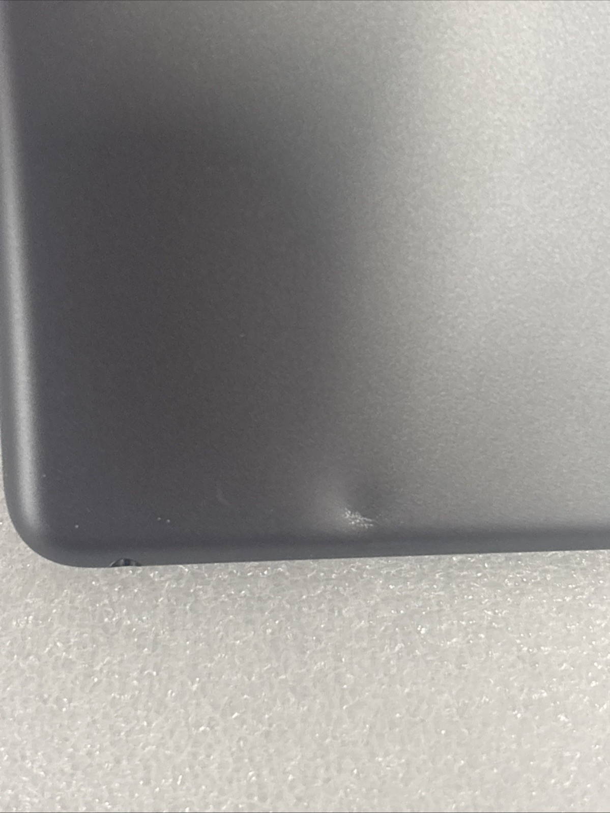 Apple iPad (9th Generation) A2602 256 GB, Wi-Fi, 10.2″ – Space Gray *Read*