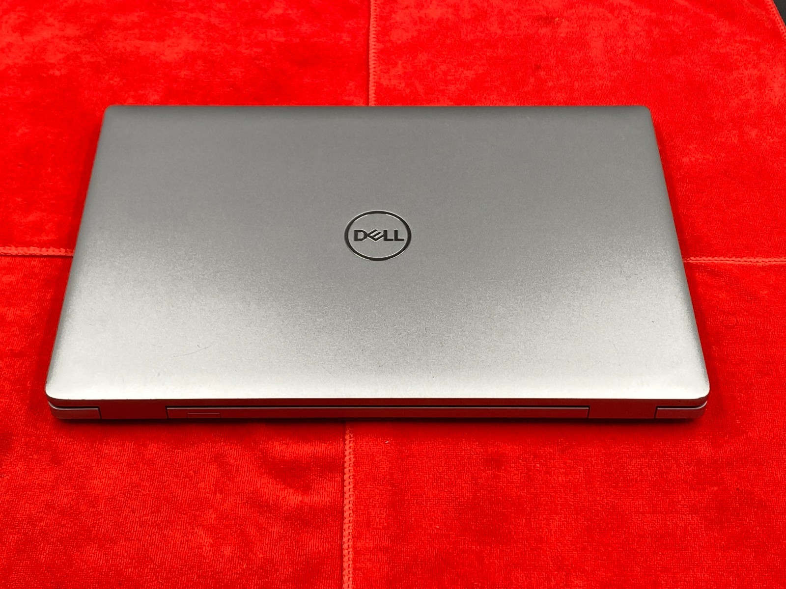 DELL LATITUDE 5520 15″ i7-1185G7 8GB RAM 256 GB SSD WINDOWS 11 BATTERY 80% NO AC