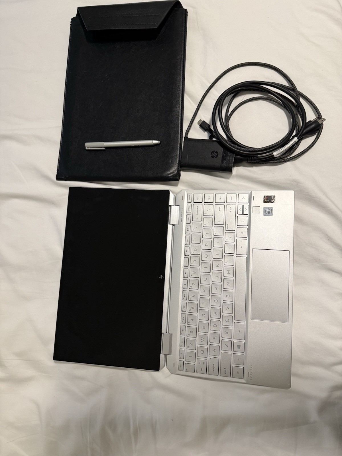 HP Spectre X360 13-AW0013DX Laptop 13.3″ I7-1065G7 1.3GHz, 8GB RAM, 512GB SSD