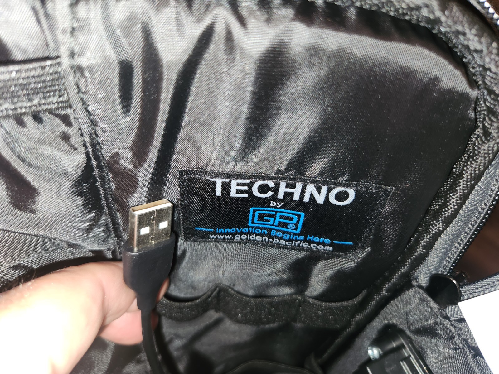 Golden Pacific Laptop Rolling Brief Bag w/ Built In USB Charge Port