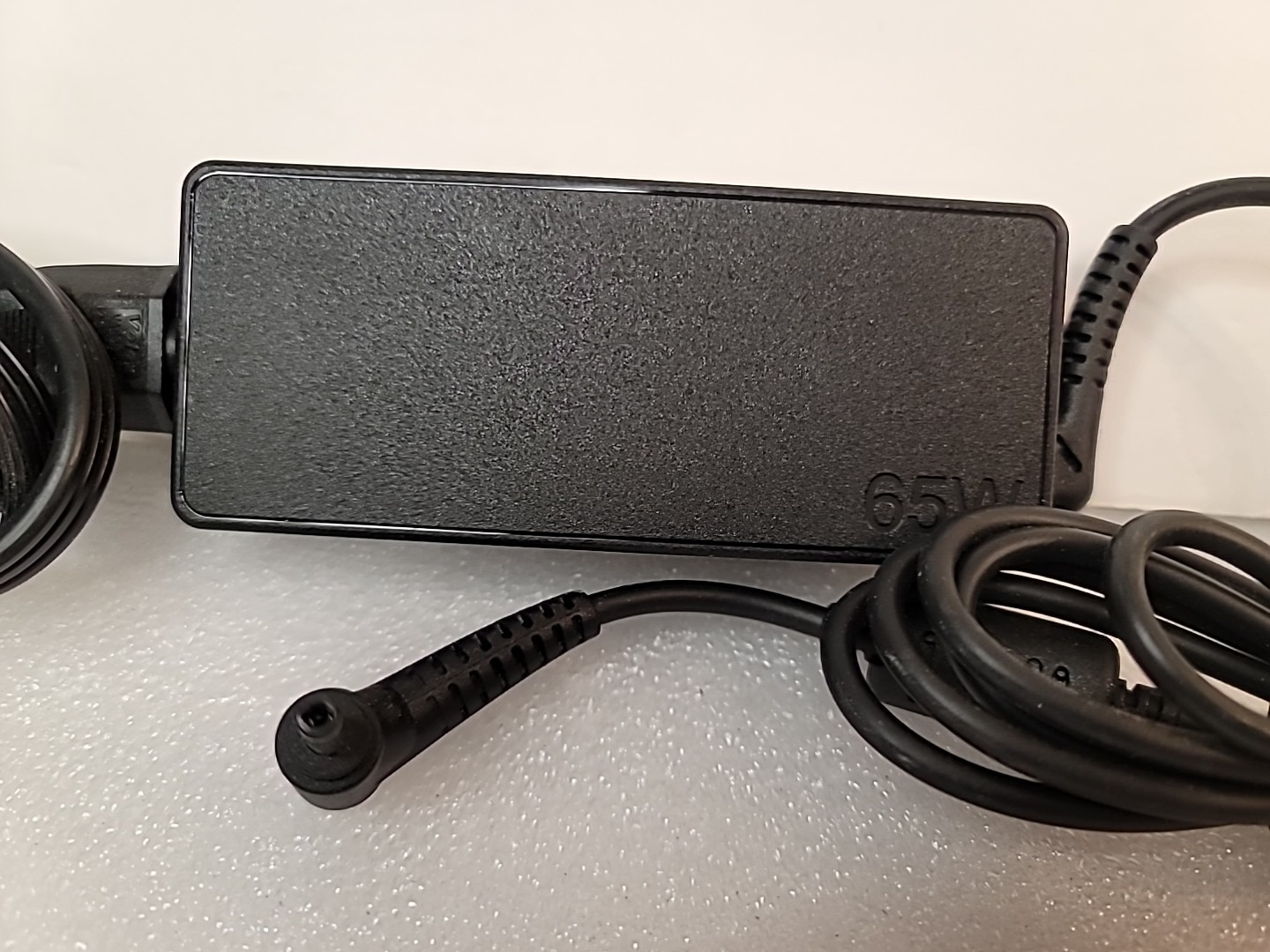 5A10J40449 ADLX65NLC3A OEM LENOVO AC ADAPTER 65W 20.0V 3 15IAU7 82RK (A)(FF15)