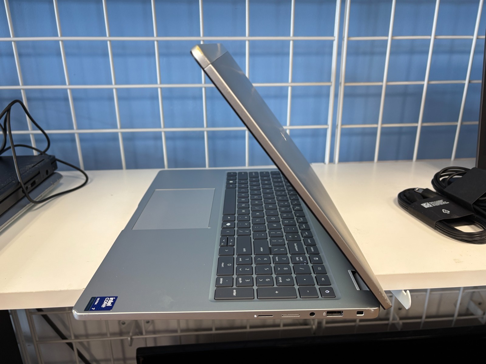 Dell Pro 16 Plus PB16250 16″ Touch Screen Core Ultra 7 16GB 512GB SSD GPU 8GB