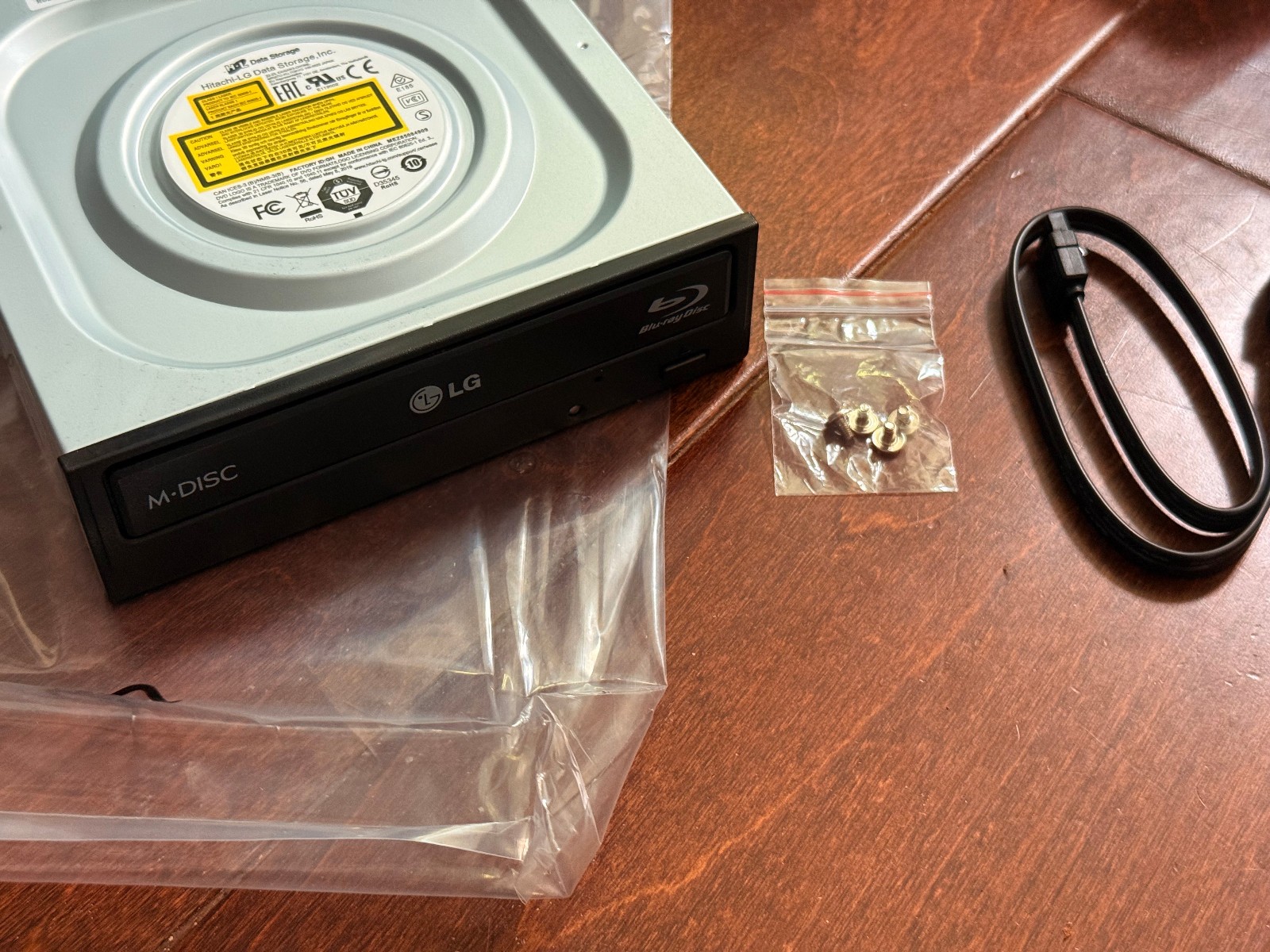 NEW LG WH16NS60 16X Blu-ray/DVD/CD SATA Internal Rewriter Drive – US SELLER