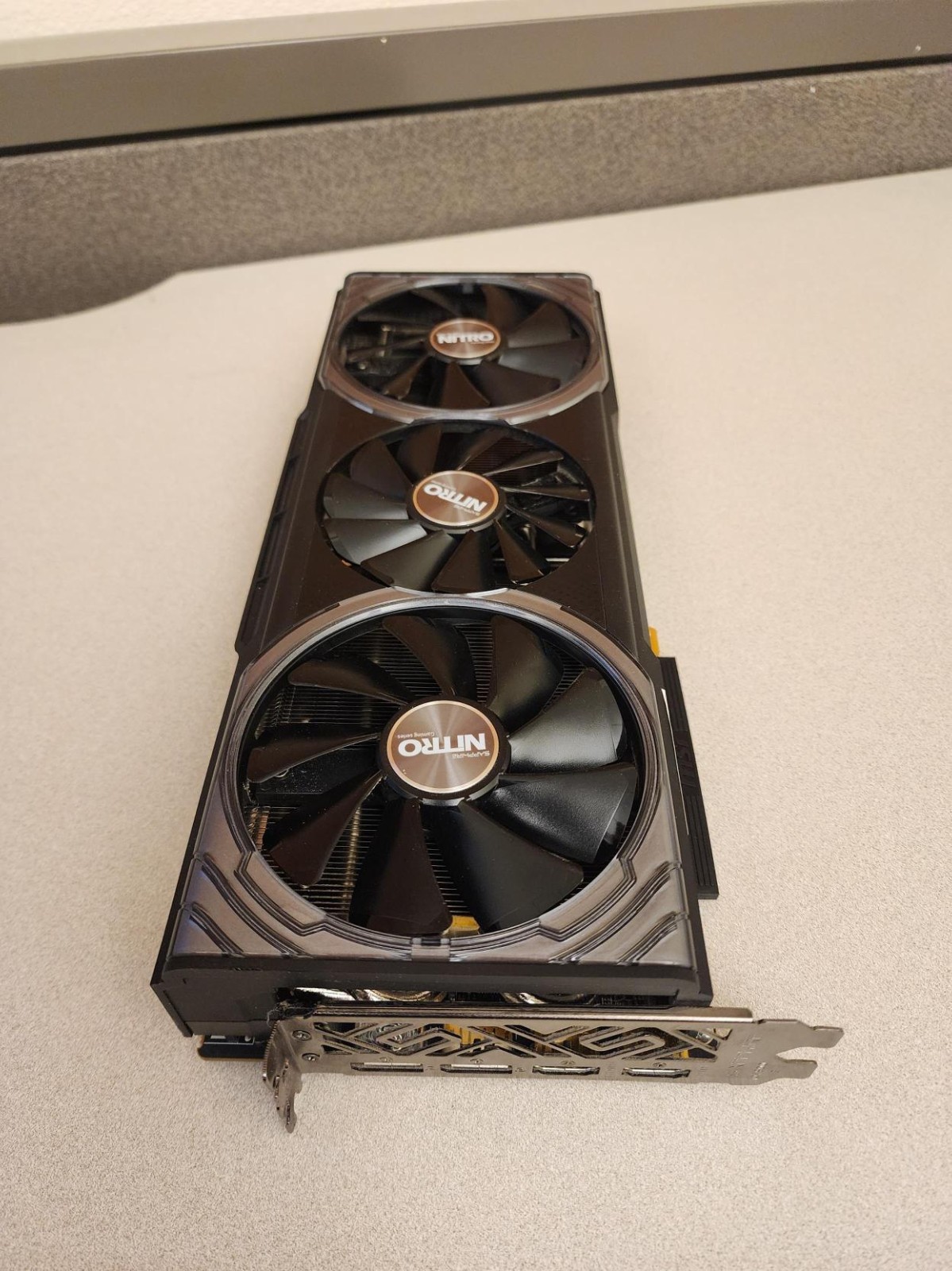 Sapphire NITRO+ Radeon RX Vega 64 8GB HBM2 Graphics Card 11276-01