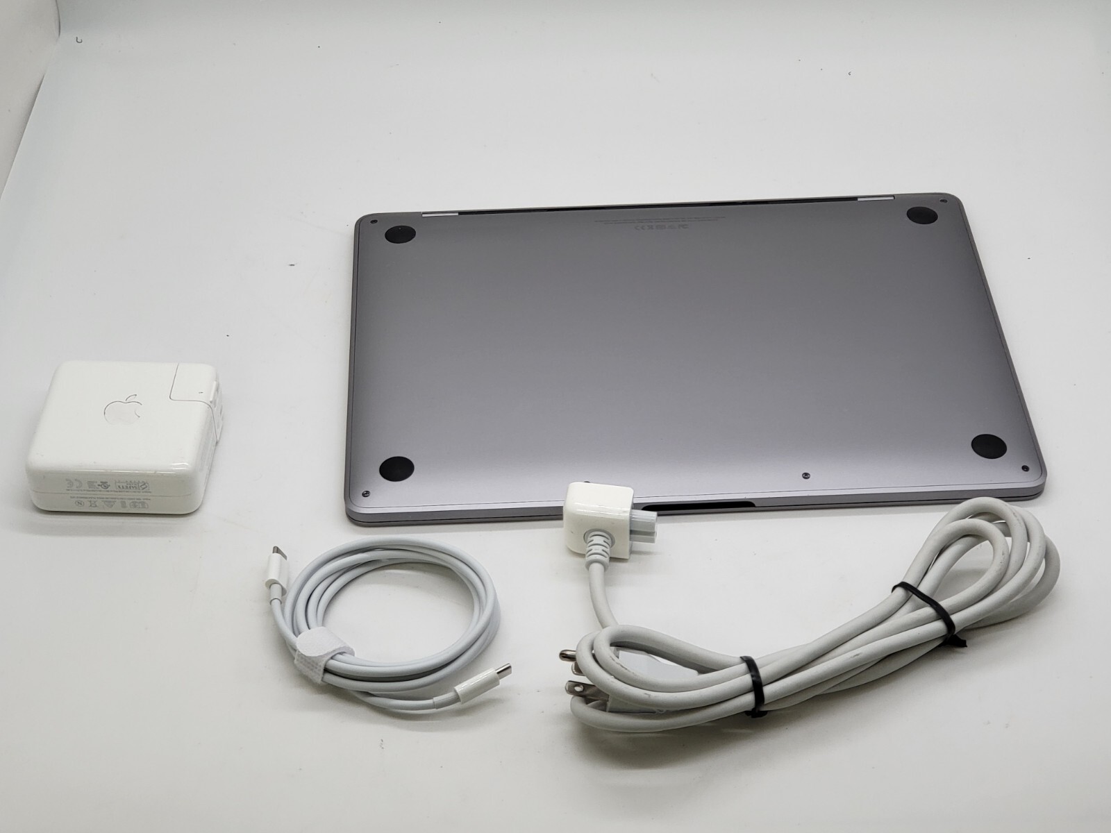 MacBook Pro 13in Dual-Core i5 2.3 Turbo up 3.6GHz 8GB 256GB 3year WARRANTY